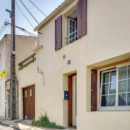 2 Bedroom Lovely In La Rochelle La Rochelle (Charente-Maritime)