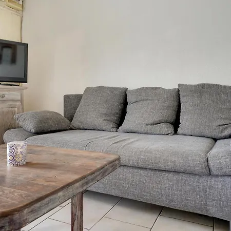 2 Bedroom Lovely In La Rochelle * La Rochelle (Charente-Maritime)
