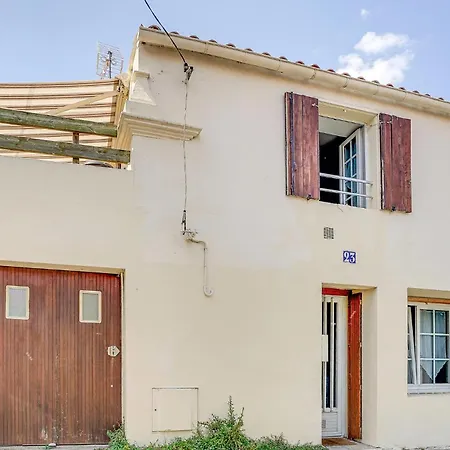2 Bedroom Lovely In La Rochelle * La Rochelle (Charente-Maritime)